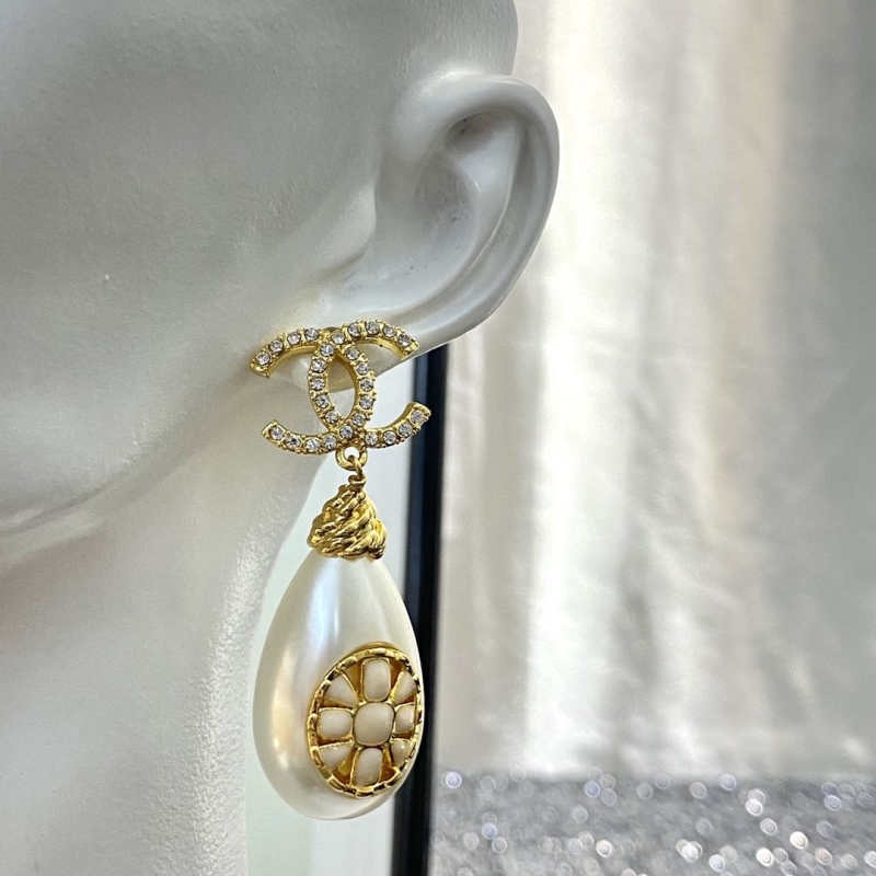Ch**el earrings